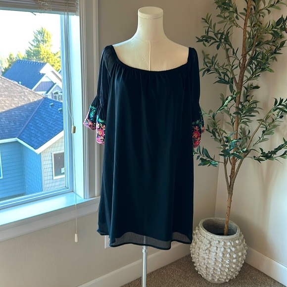 M- Vava by Joy Han - Poppy Off the Shoulder Dress - Picture 1 of 5